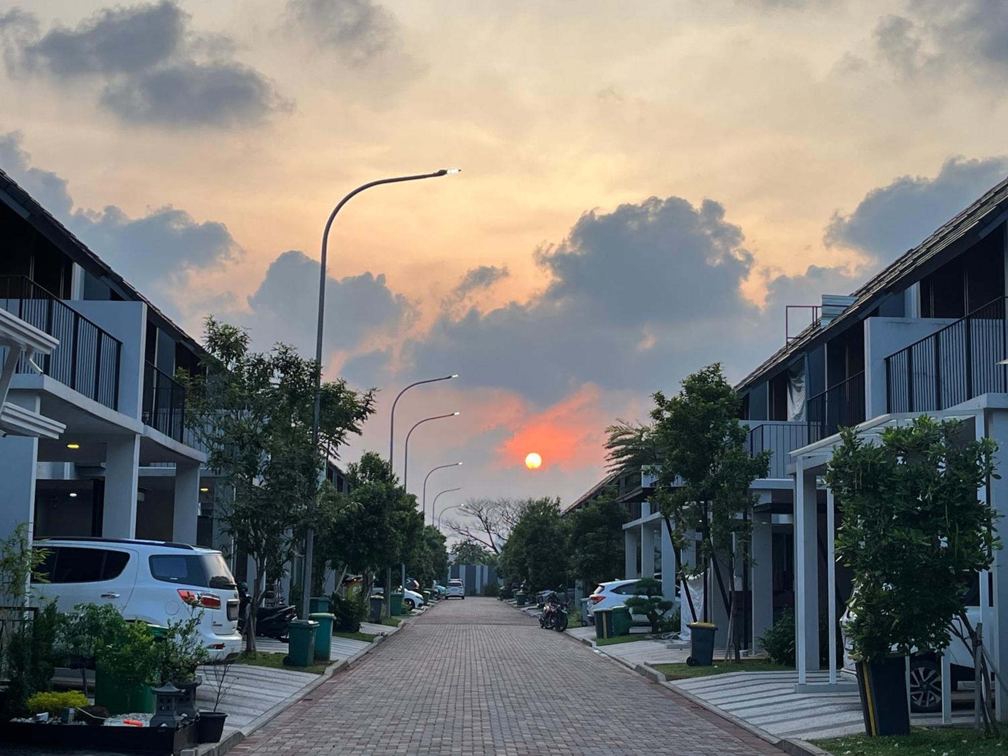 2 Floor Cozy House In Wisteria Jakarta Garden City Εξωτερικό φωτογραφία