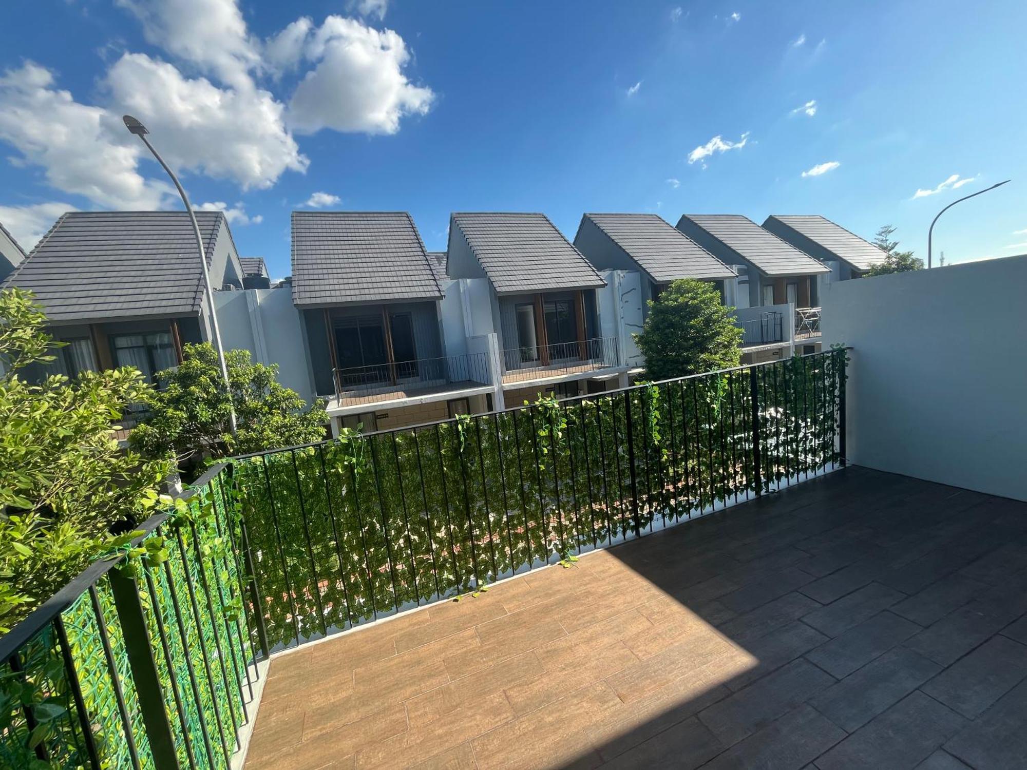2 Floor Cozy House In Wisteria Jakarta Garden City Εξωτερικό φωτογραφία